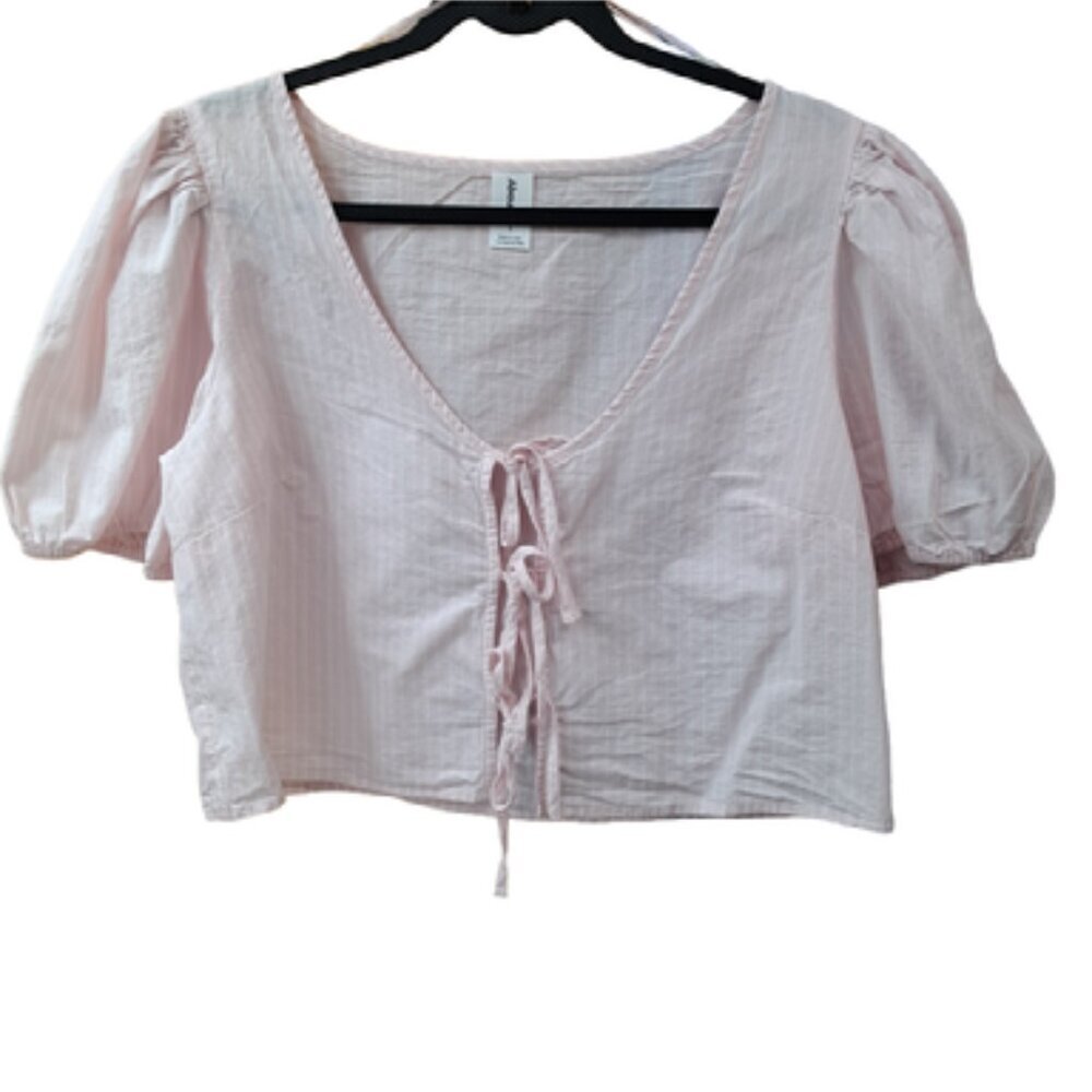 Cottage Core Pretty Pink and White Pin Stripe Tie Front Blouse Sz L